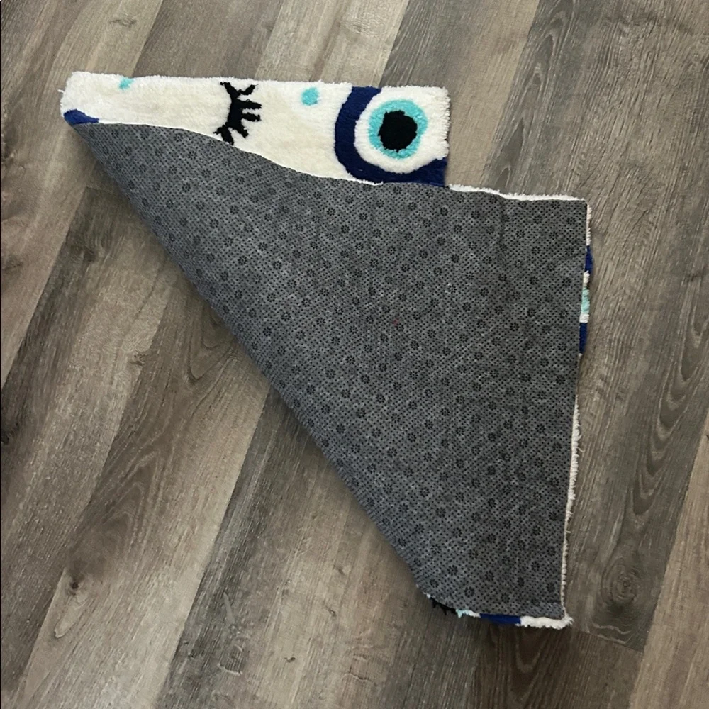 Eye Patterned White Rug